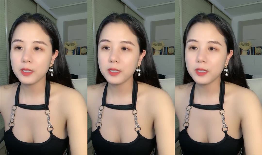 9分颜值大奶美女！应要求双人秀！顶级大肥臀，骑乘位打桩机，爽的娇喘不断