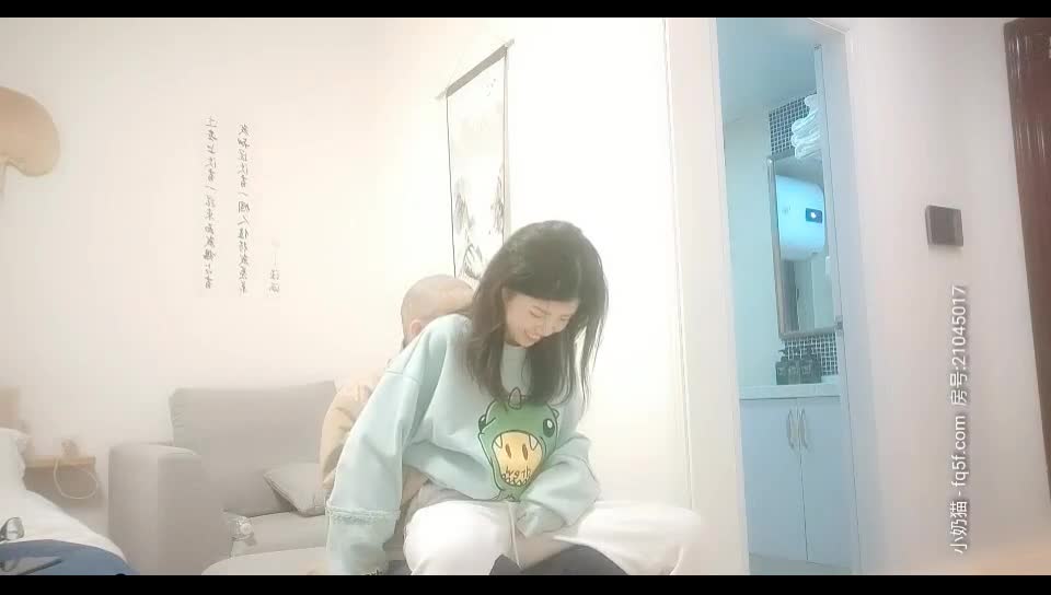 00后极品小嫩妹， 玲珑有致，乖巧软萌