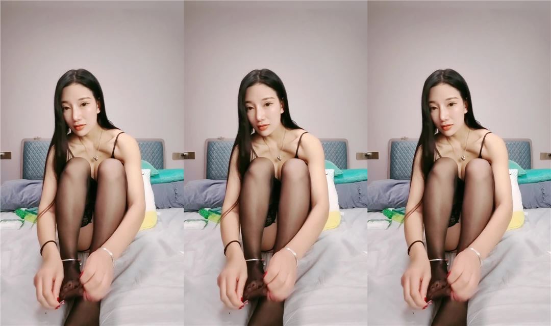 极品少妇黑丝大长腿，被无情输出，身材绝佳，性感妖娆，啪啪内射