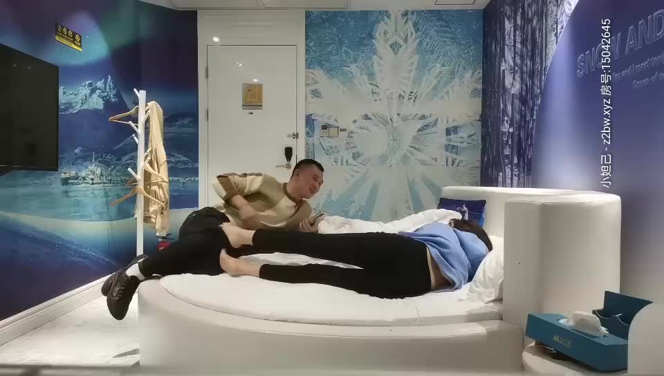 37度探花约了个苗条身材短发妹子啪啪