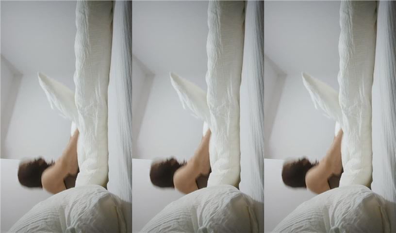 换妻界新来的一对夫妻，中年人的生活需要刺激，跟志同道合的夫妻激情4P，高潮阵阵浪叫连连