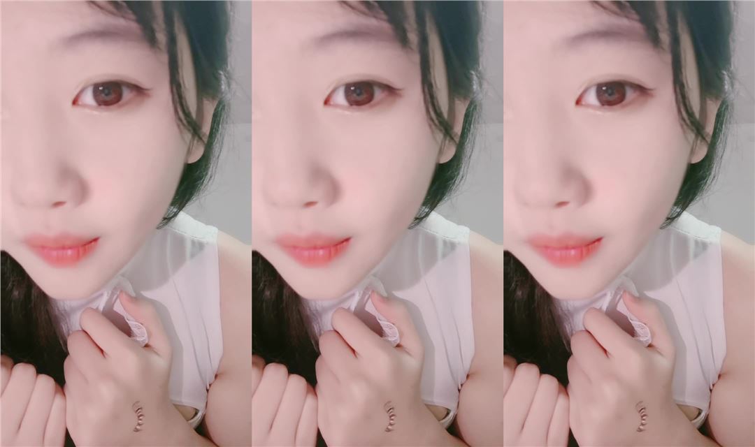 新来的小妞兼职赚外快，全程露脸乖巧可爱，听狼友指挥慢慢脱光刺激狼友，奶子好嫩洗澡诱惑