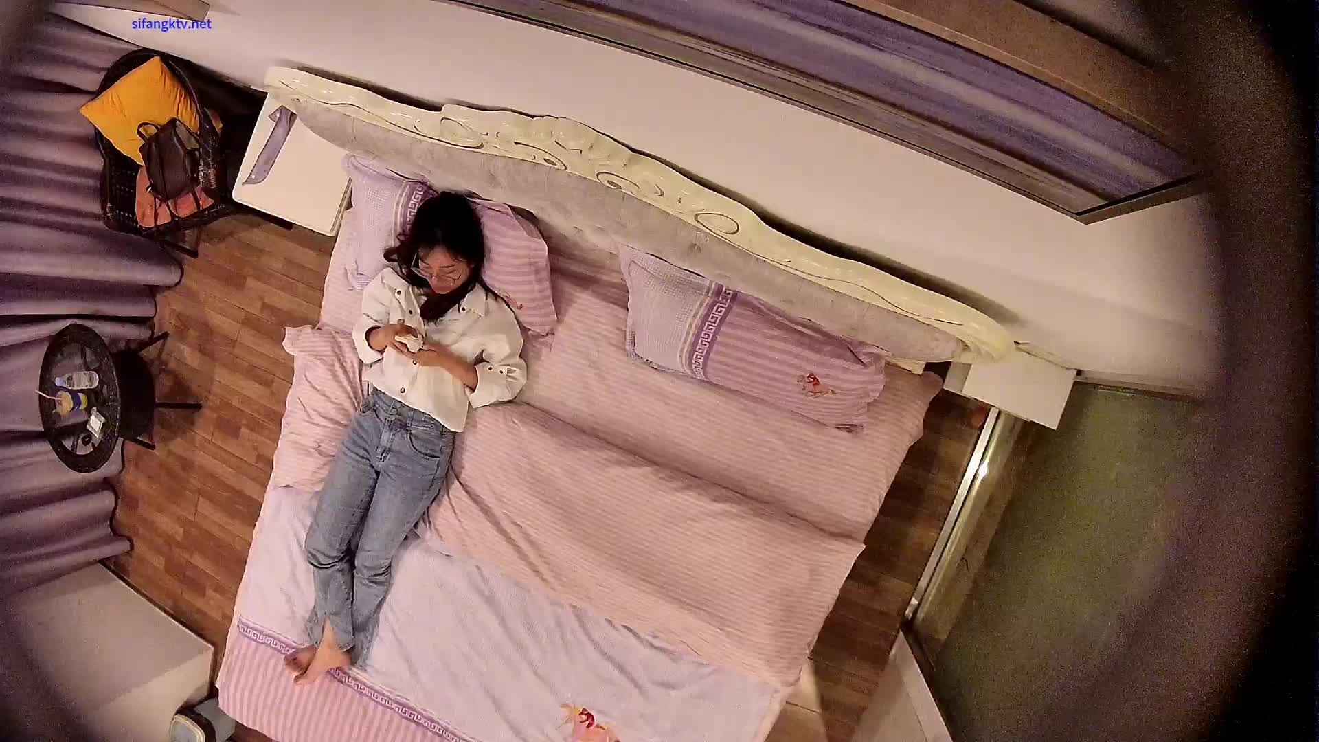 2023-10-15新流出酒店偷拍有点像“江玉燕”很古灵精怪的极品美女和胖男激情两小时