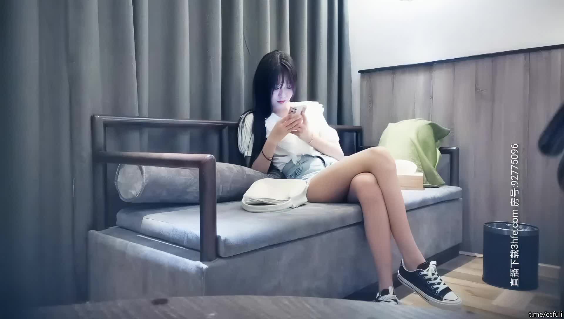 【9总全国探花】第二场白衣甜美长腿萌妹，口交舔弄大力抽插后入猛操呻吟娇喘