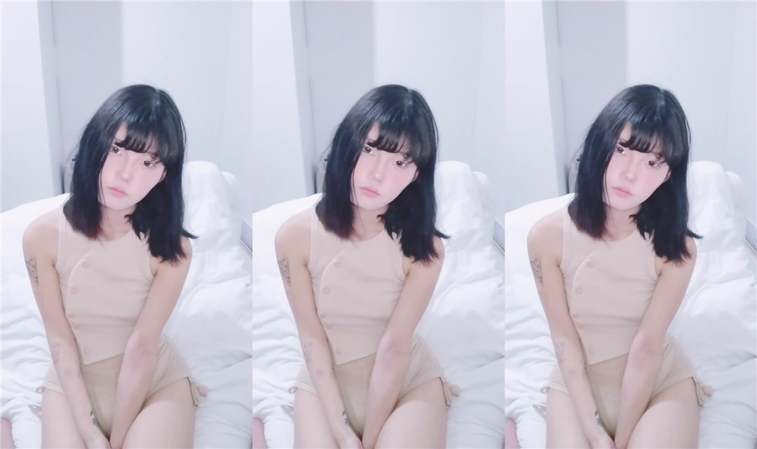 极品短发19呆萌少女！透视吊带白丝袜！细腰美乳好身材，超嫩妹妹，跳蛋玩弄小穴，极度诱惑