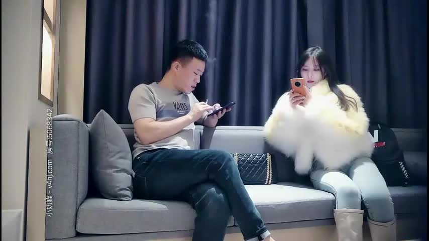 高价约操极品外围女神,练舞蹈牛仔裤一字马,颜值身材超级棒