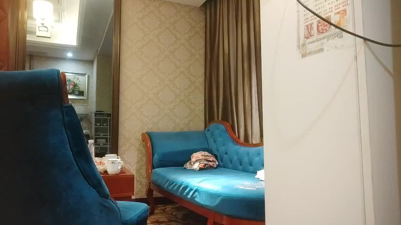 漂亮良家人妻 你偷拍我弄死你 啊不要菊花痛 为什么不关灯 白酒喝多了老是怀疑被偷拍 逼操的超猛还被插了菊花 内射