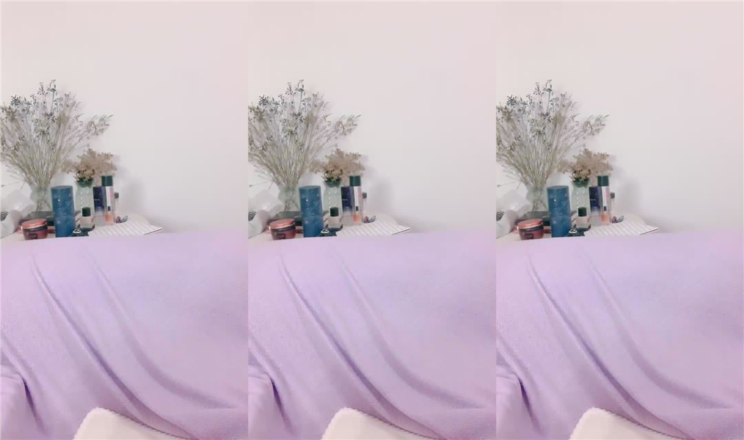 烈焰红唇网红美女！难得露脸收费房！包臀裙修长美腿，翘起屁股美穴，搔首弄姿