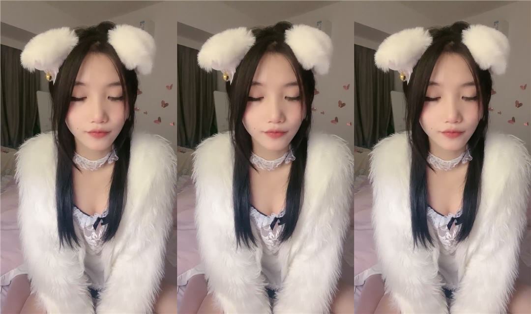 极品尤物新人美少女！应要求收费房大秀！情趣女仆装，一脸呆萌，贫乳无毛骚穴，自摸