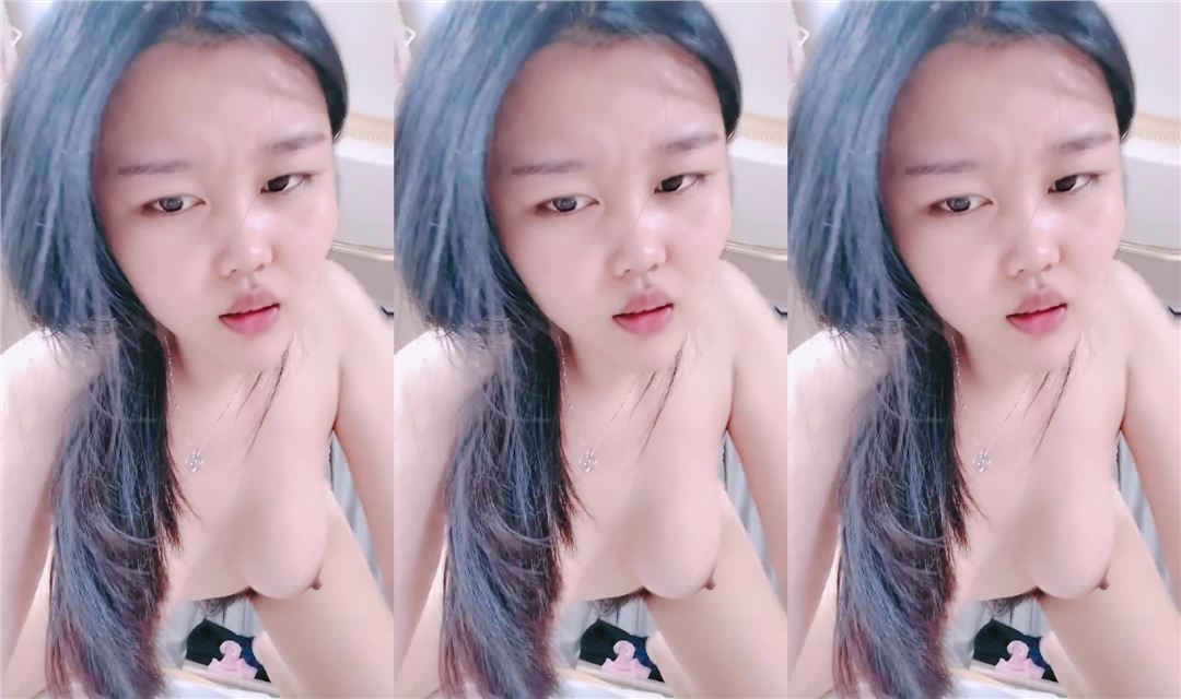 饥渴的小少妇全程露脸跟蒙面大哥激情啪啪，舔鸡巴的样子好骚，被大哥各种姿势草的死去活来