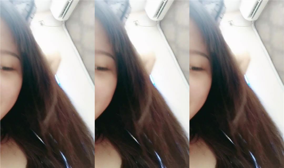 馒头逼一线天 无敌兔兔 带女神闺蜜一起，脱下内衣自摸揉奶，翘起屁股掰穴，厕所跳蛋塞穴呻吟