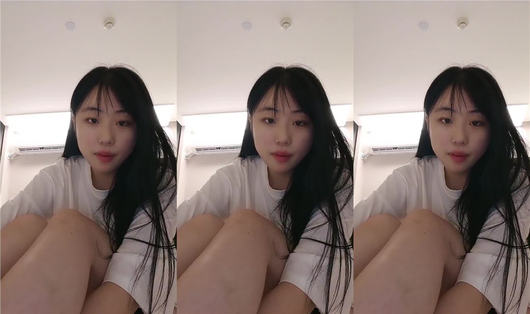 00后真巨乳甜美妹子情侣无套实战 第三部